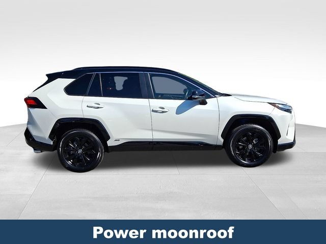 Used 2022 Toyota RAV4 XSE AWD/4WD image 9