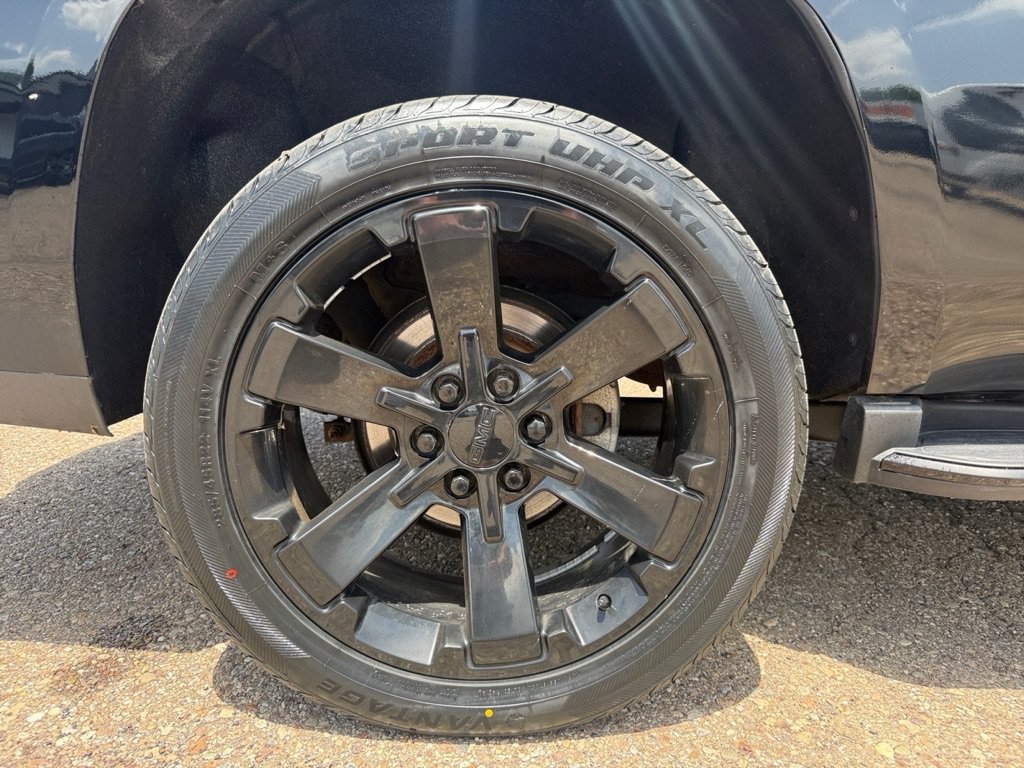 Used 2019 GMC Yukon SLT w/ Graphite Performance Edition AWD/4WD image 49