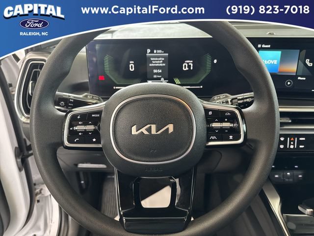Used 2025 Kia Sorento LX FWD image 24