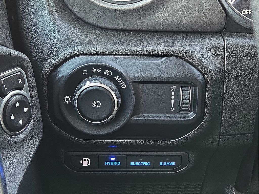 Used 2023 Jeep Wrangler Unlimited Rubicon 4xe image 27