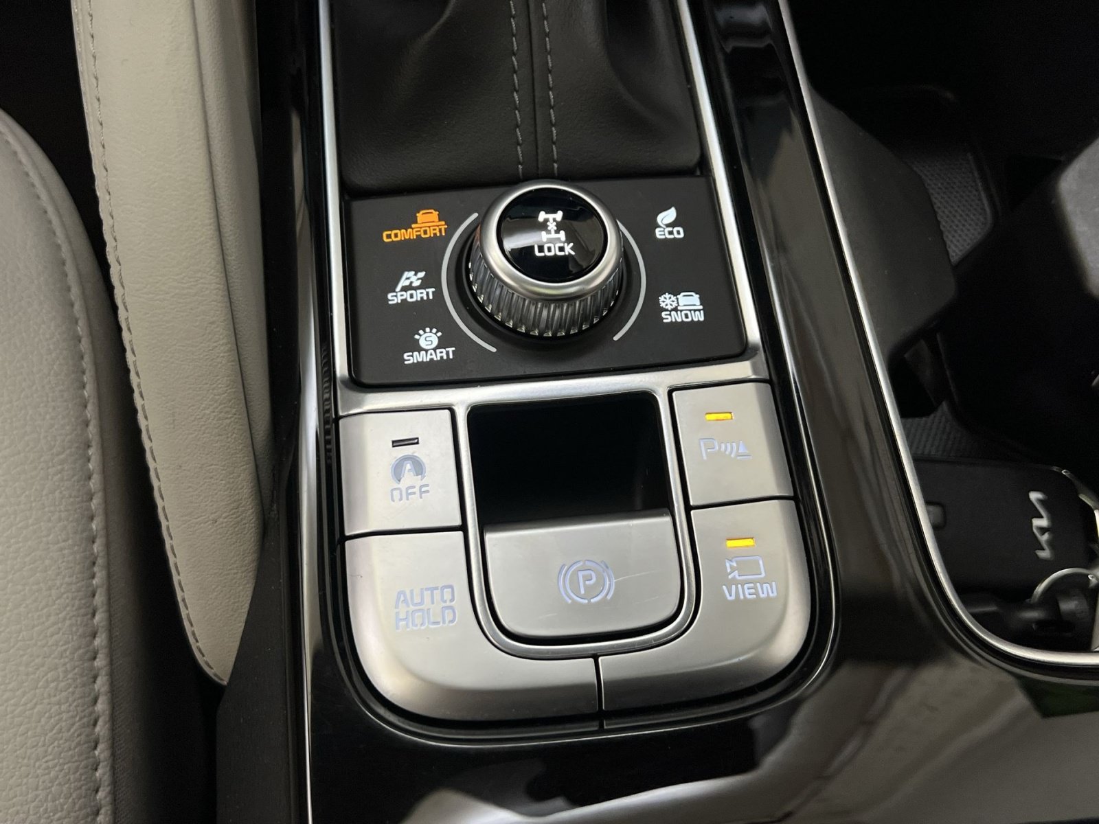 Used 2022 Kia Telluride SX w/ Nightfall Edition Package AWD/4WD image 36