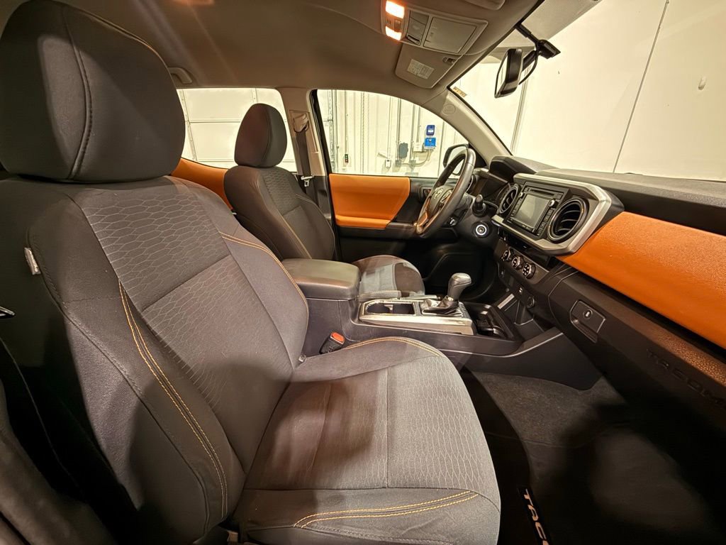 Used 2017 Toyota Tacoma SR5 w/ Tow Package image 25