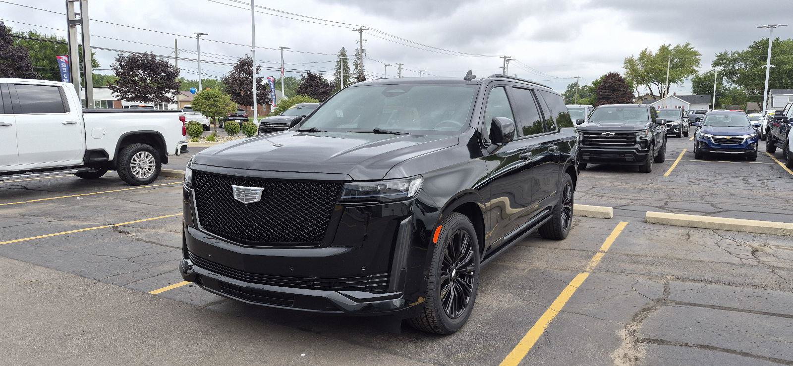 Used 2022 Cadillac Escalade ESV Sport w/ Touring Package AWD/4WD image 1