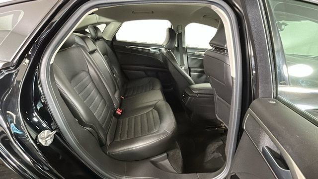 Used 2016 Ford Fusion SE w/ Equipment Group 202A AWD/4WD image 28