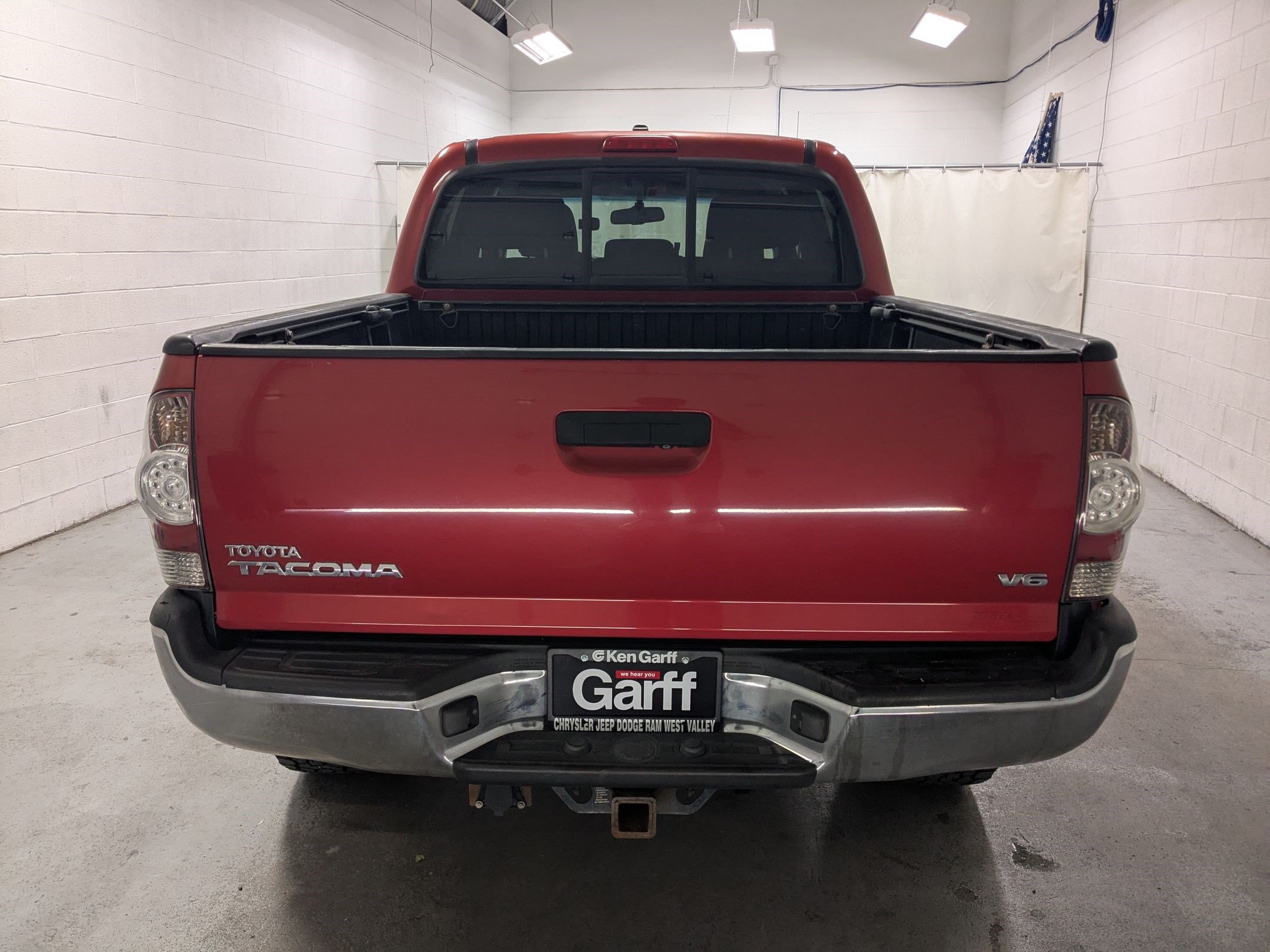Used 2011 Toyota Tacoma 4x4 Double Cab w/ TRD Off-Road Pkg w/JBL Audio image 8