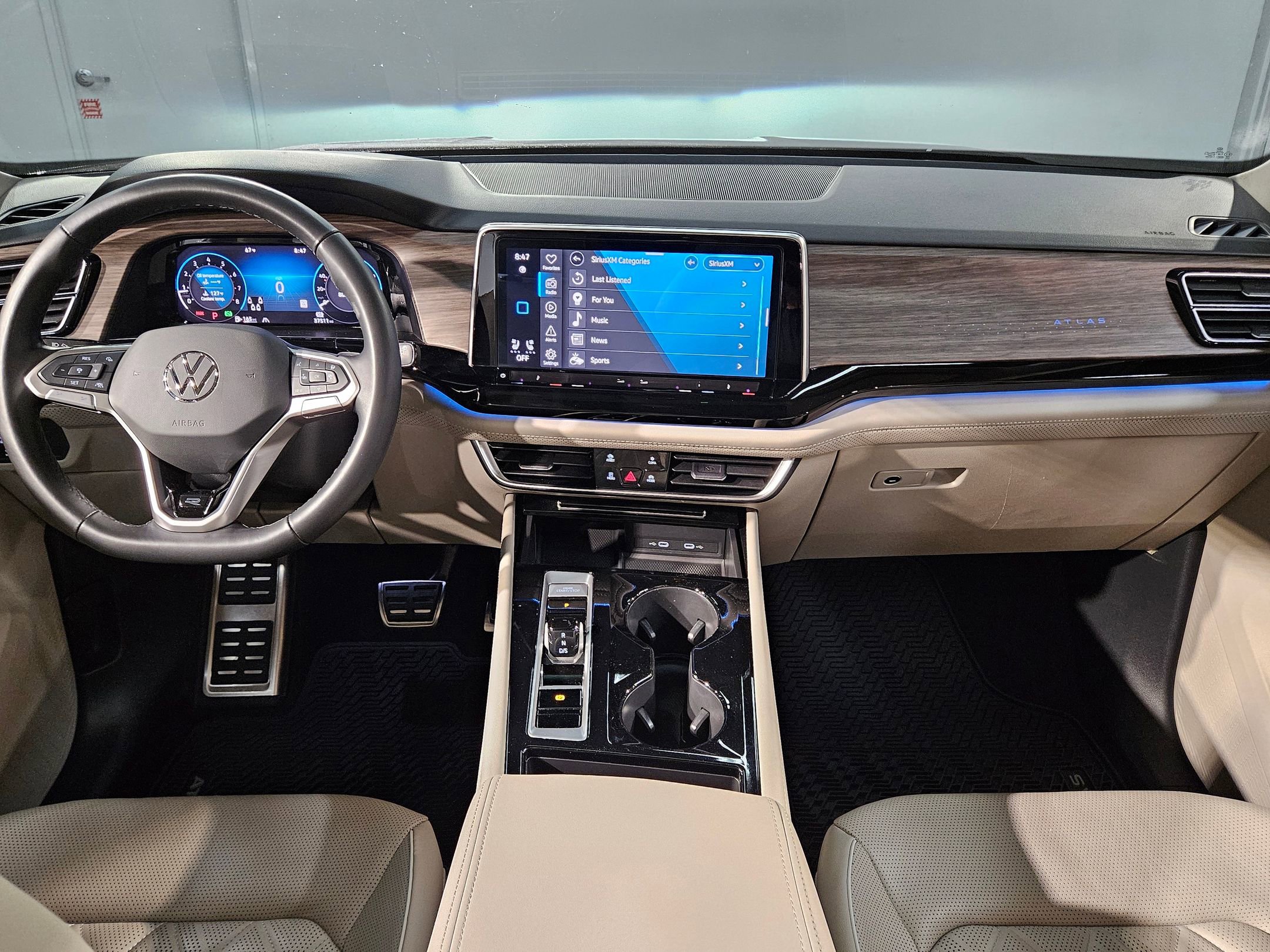Used 2024 Volkswagen Atlas SEL Premium R-Line AWD/4WD image 10