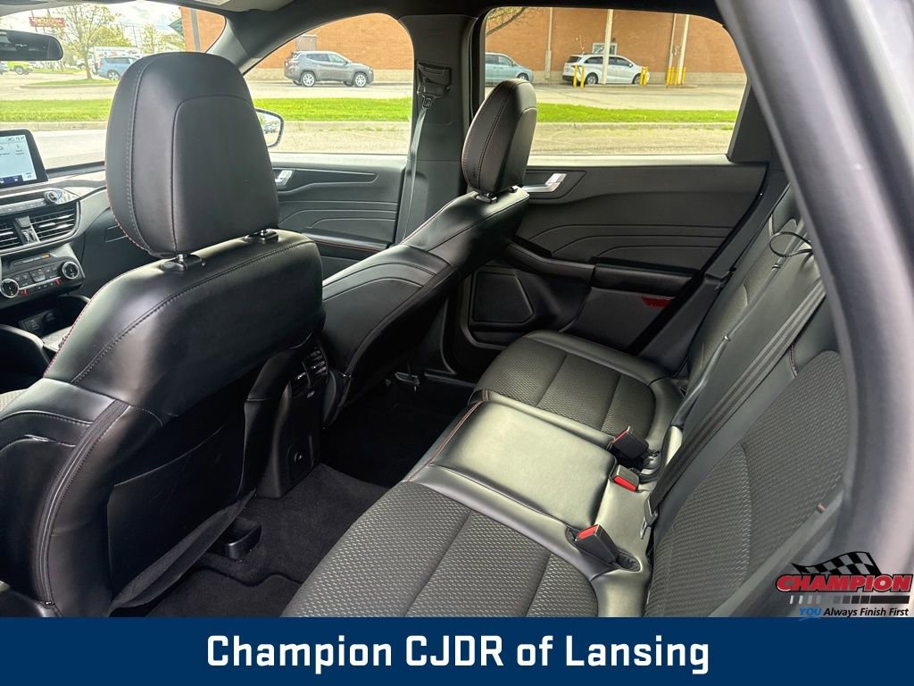 Used 2025 Ford Escape ST-Line Select AWD/4WD image 17