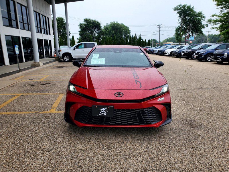 Used 2025 Toyota Camry SE FWD image 2