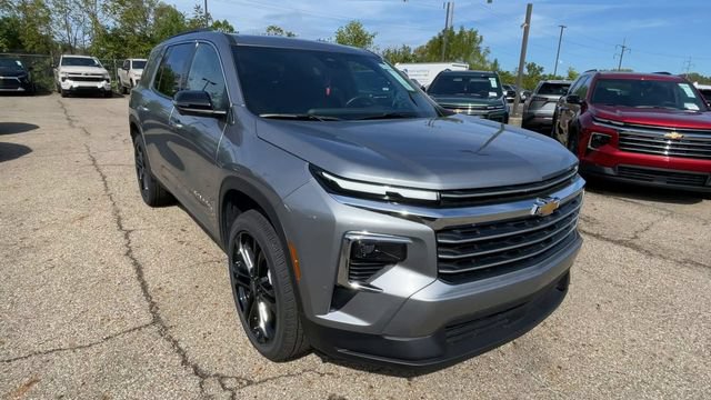 New 2026 Chevrolet Traverse LT w/ Driver Confidence Package AWD/4WD image 4