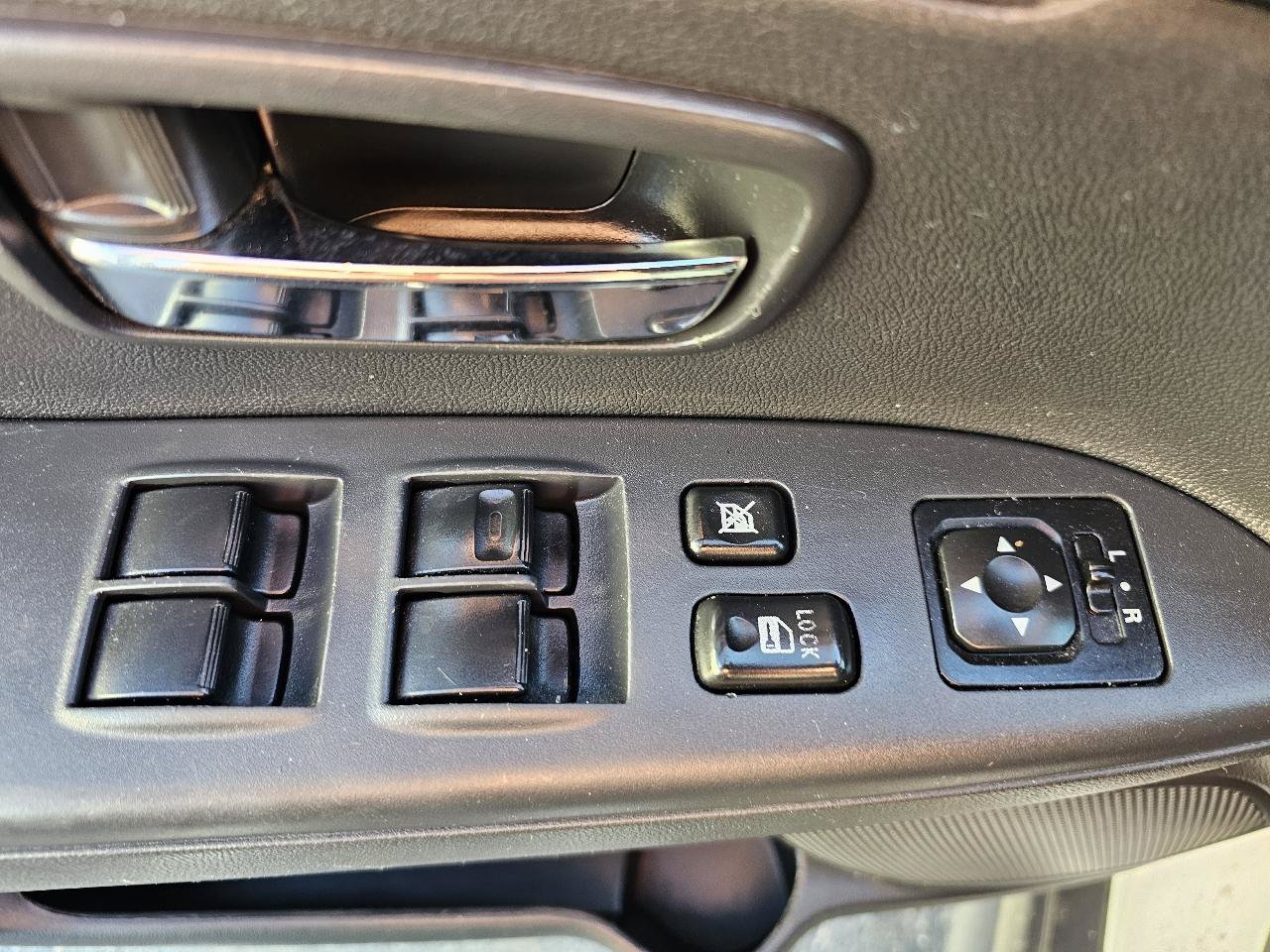 Used 2019 Mitsubishi Outlander Sport ES AWD/4WD image 5
