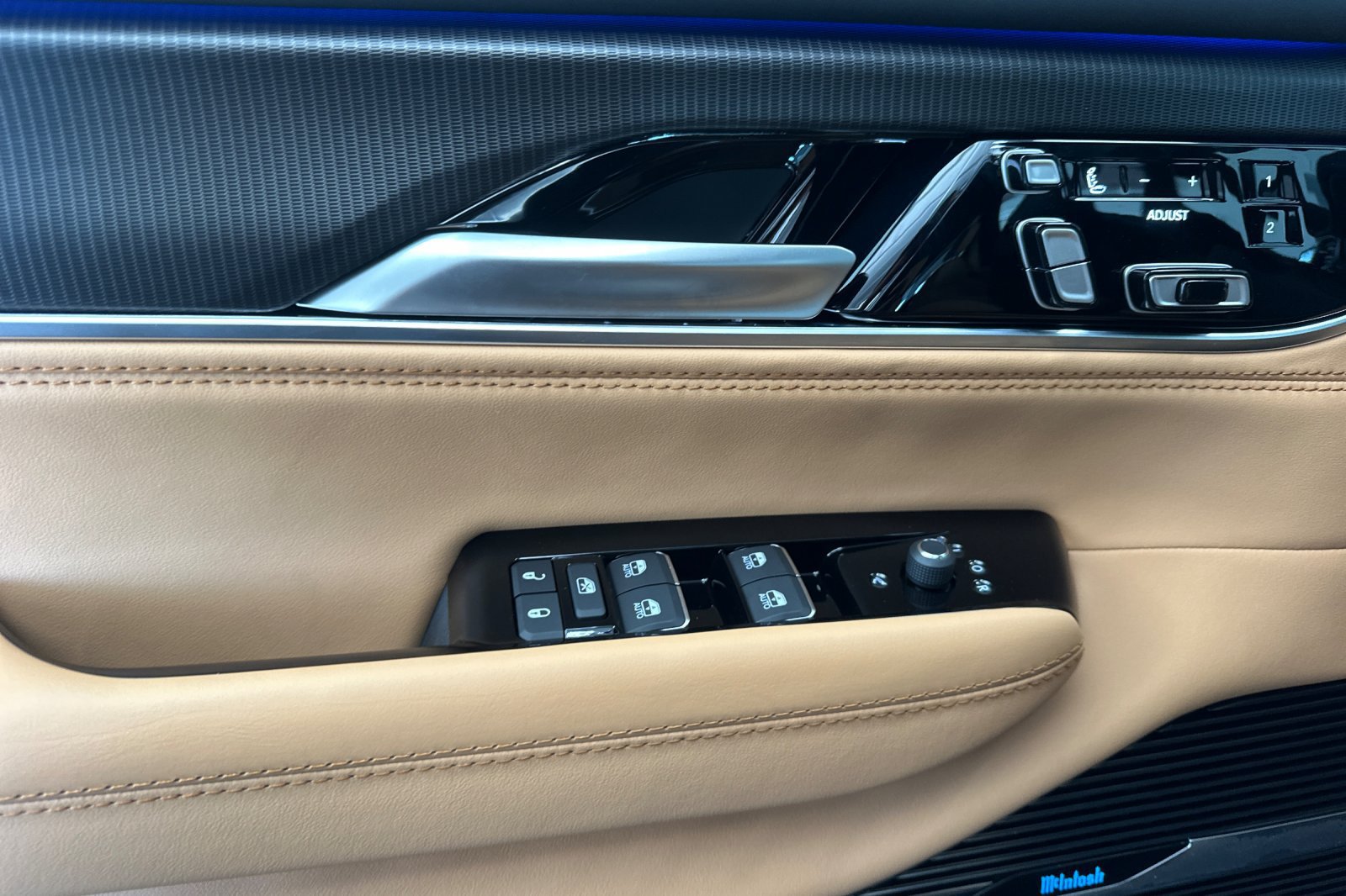 New 2026 Jeep Grand Wagoneer Summit AWD/4WD image 11