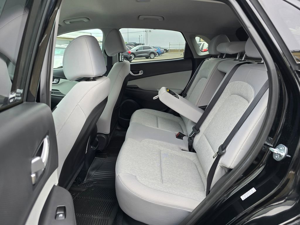 Used 2023 Hyundai Kona SE FWD image 14