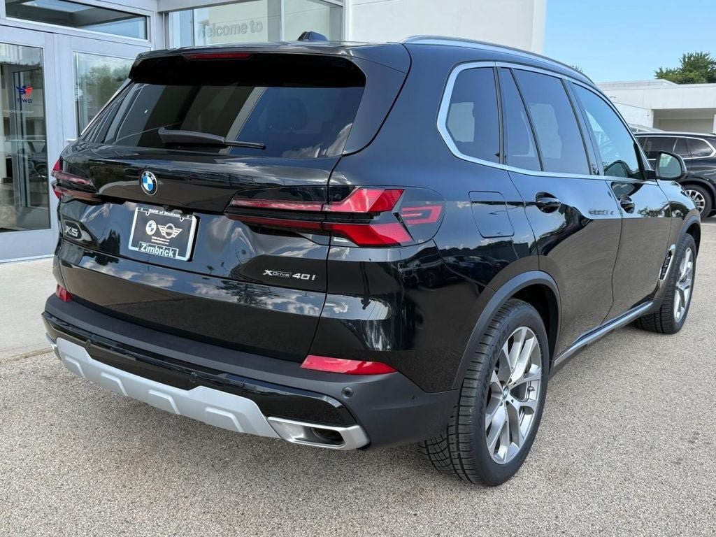 Used 2024 BMW X5 xDrive40i w/ Premium Package AWD/4WD image 3