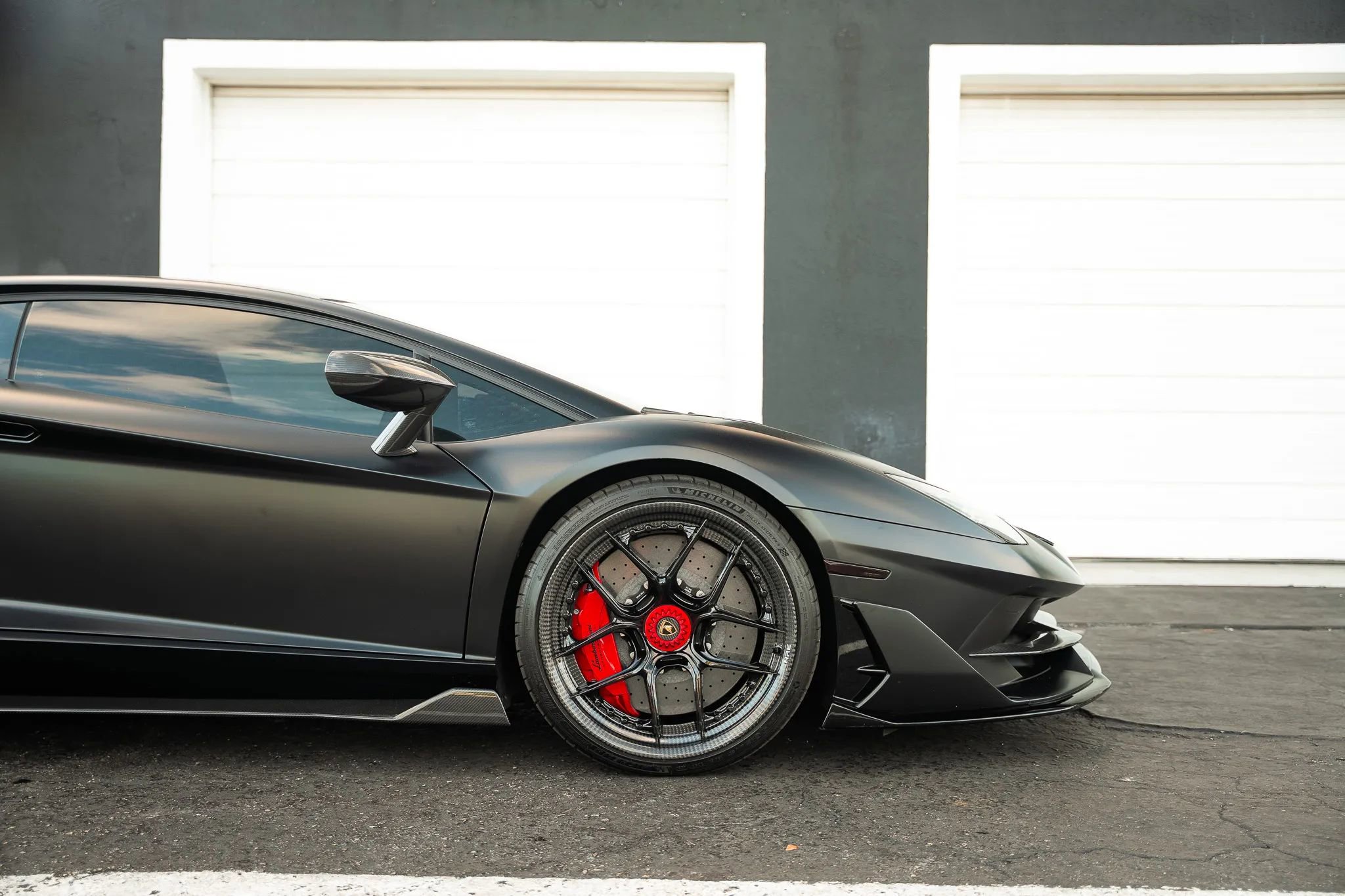 Used 2019 Lamborghini Aventador SVJ AWD/4WD image 8