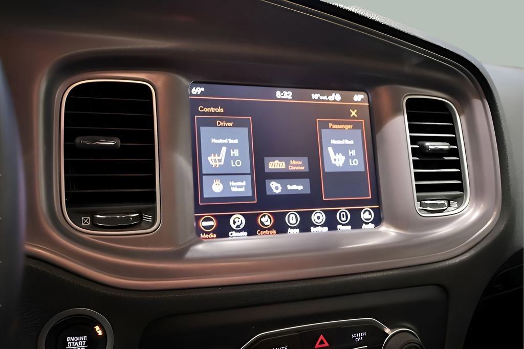 Used 2023 Dodge Charger SXT image 11