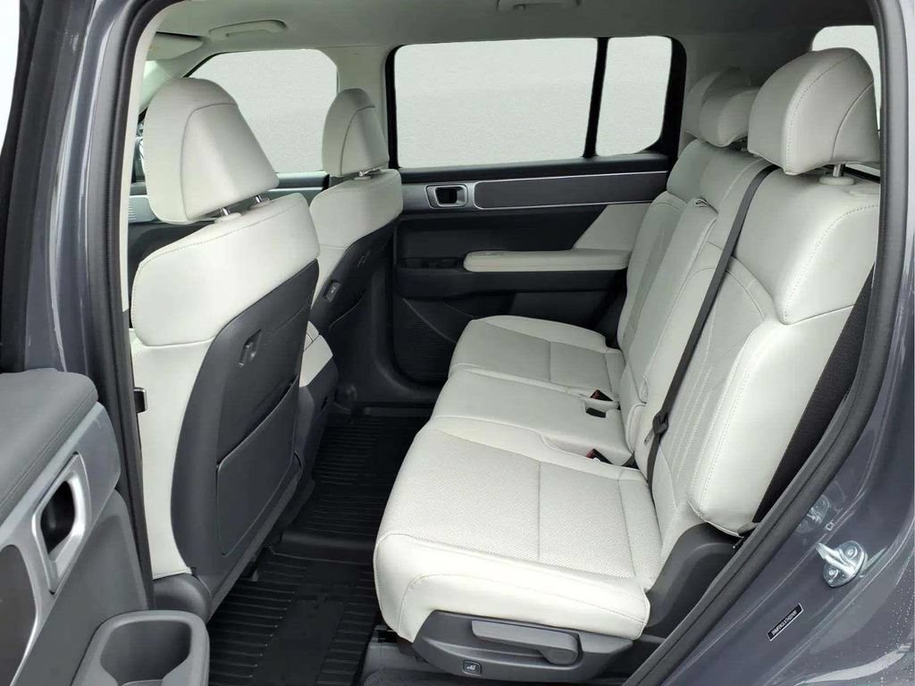 New 2026 Hyundai Santa Fe SEL FWD image 10
