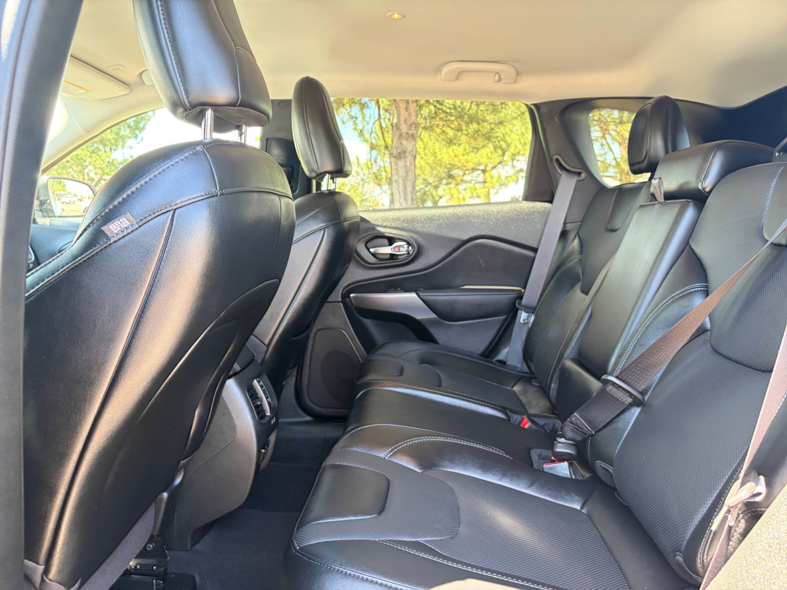 Used 2022 Jeep Cherokee Latitude Lux AWD/4WD image 16