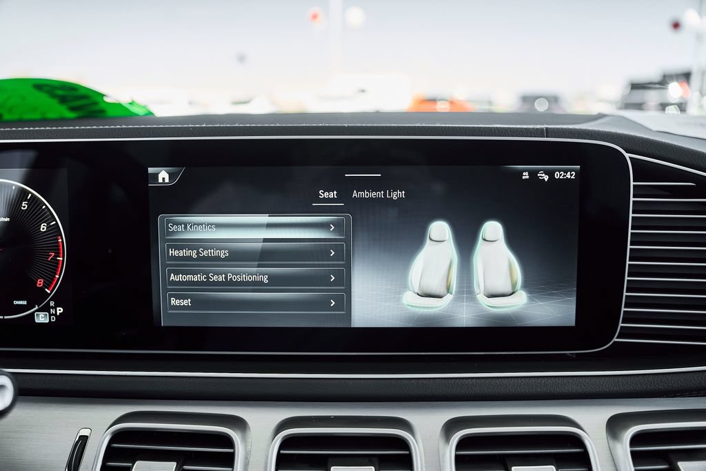 Used 2025 Mercedes-Benz GLS 450 4MATIC image 38