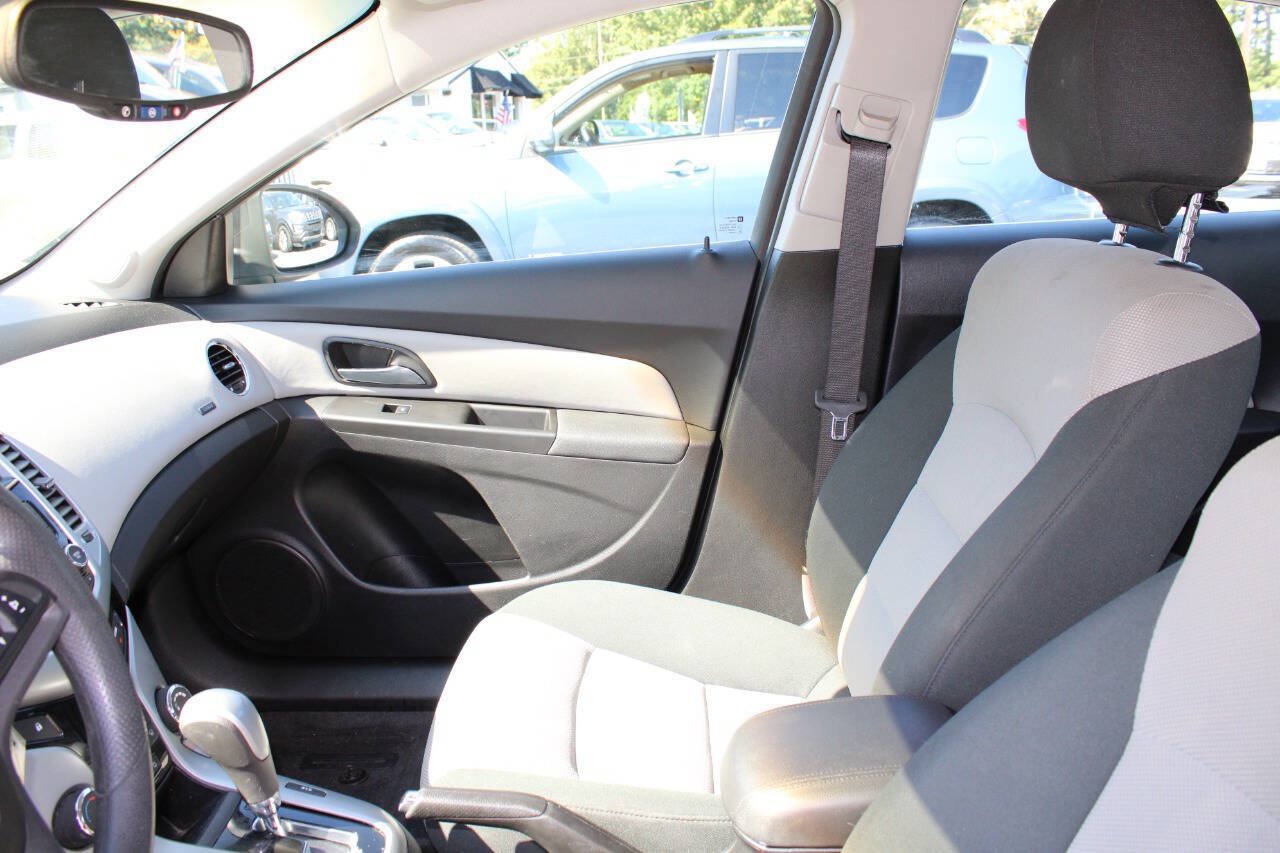 Used 2012 Chevrolet Cruze LS w/ Connectivity Package FWD image 14