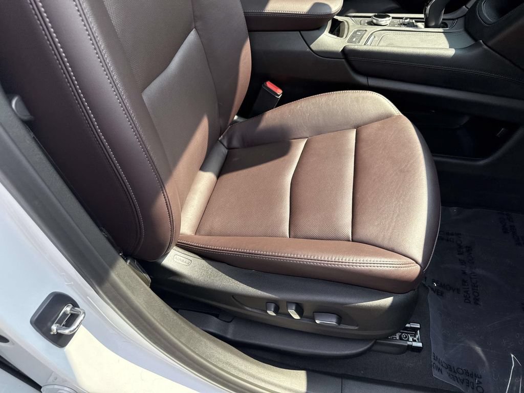 Used 2024 Cadillac XT6 Premium Luxury w/ Technology Package FWD image 28
