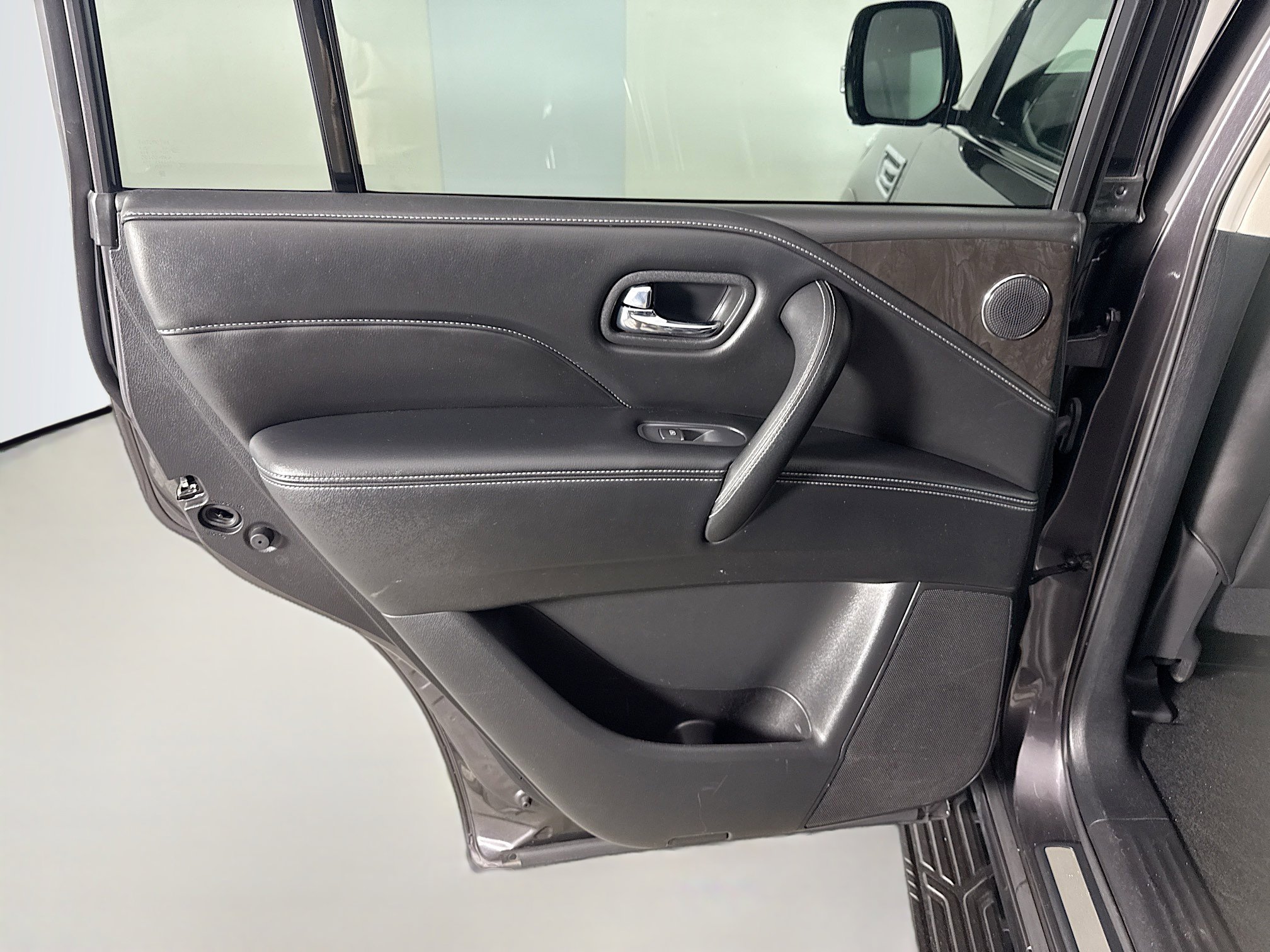 Used 2024 INFINITI QX80 Luxe image 26