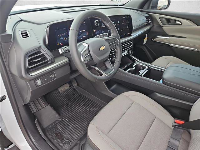 New 2026 Chevrolet Traverse LT w/ Driver Confidence Package image 3