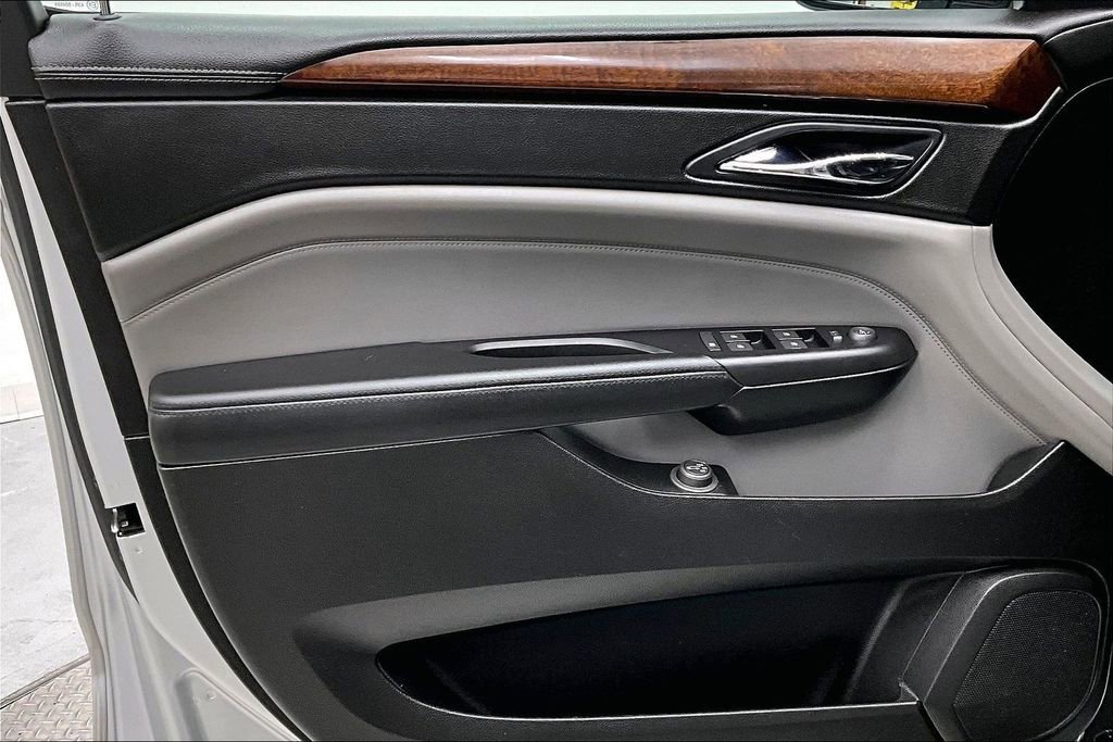 Used 2011 Cadillac SRX Luxury image 18
