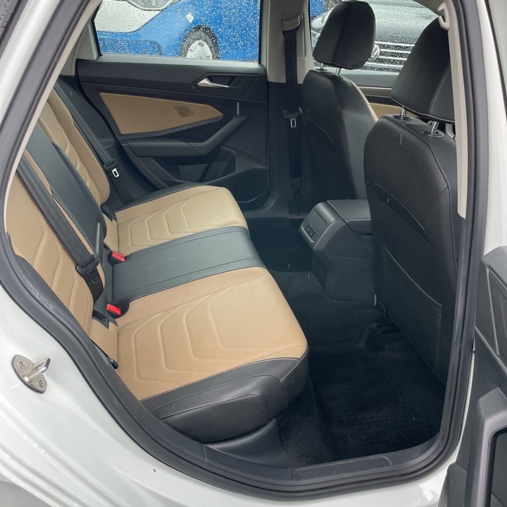 Used 2021 Volkswagen Jetta SEL Premium FWD image 12