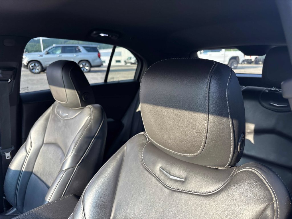 Used 2020 Cadillac XT4 Premium Luxury AWD/4WD image 38