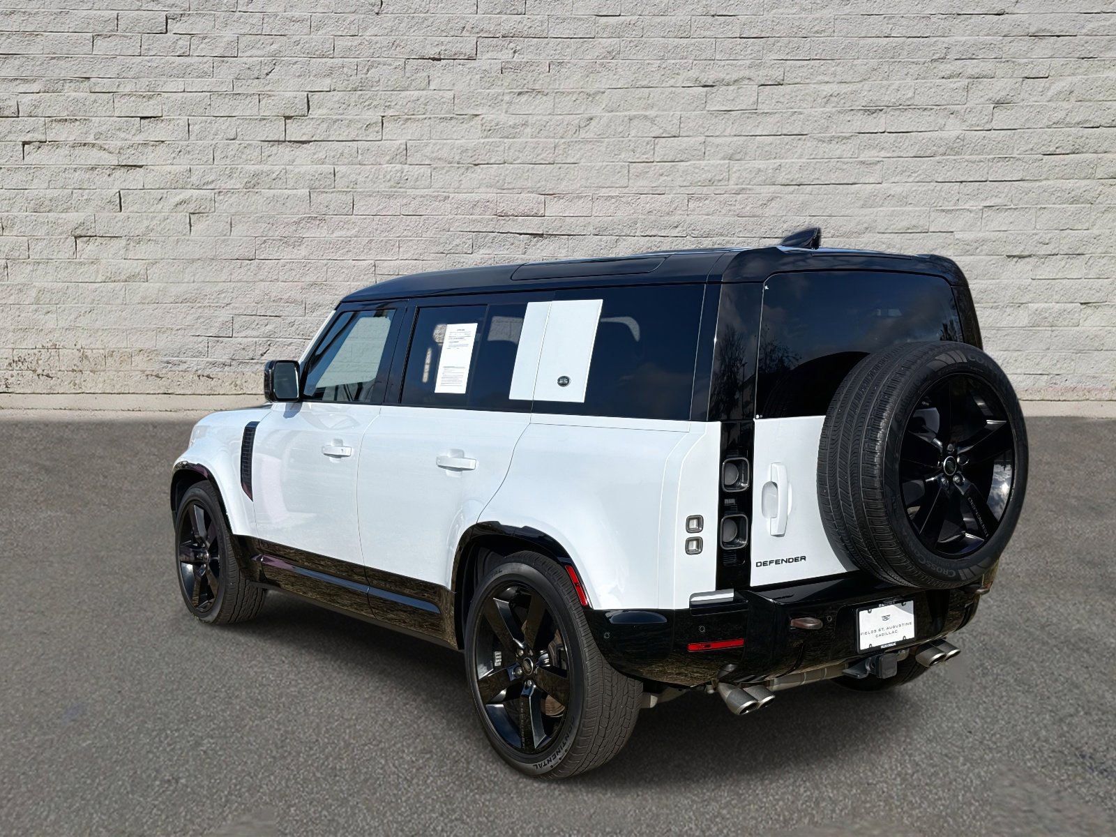 Used 2023 Land Rover Defender 110 V8 image 7