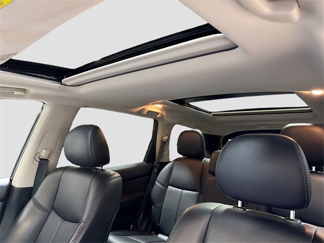 Used 2020 Nissan Pathfinder SL image 24