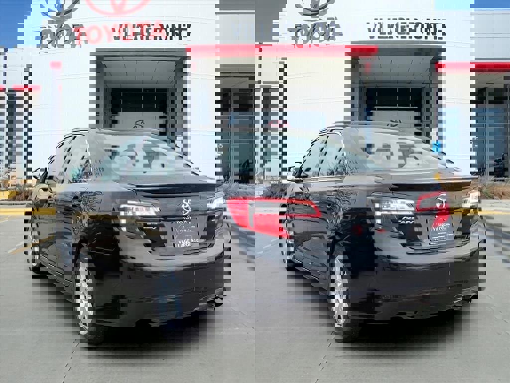 Used 2014 Toyota Camry SE image 5