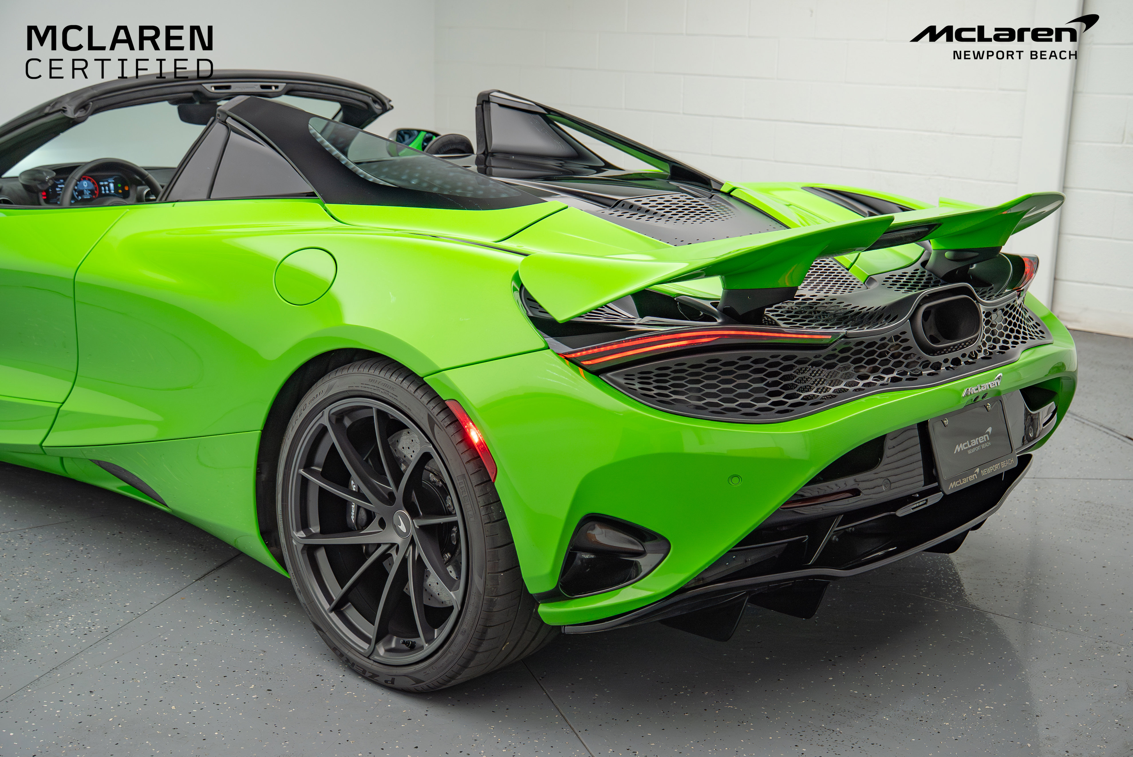 Used 2024 McLaren 750S Spider image 15