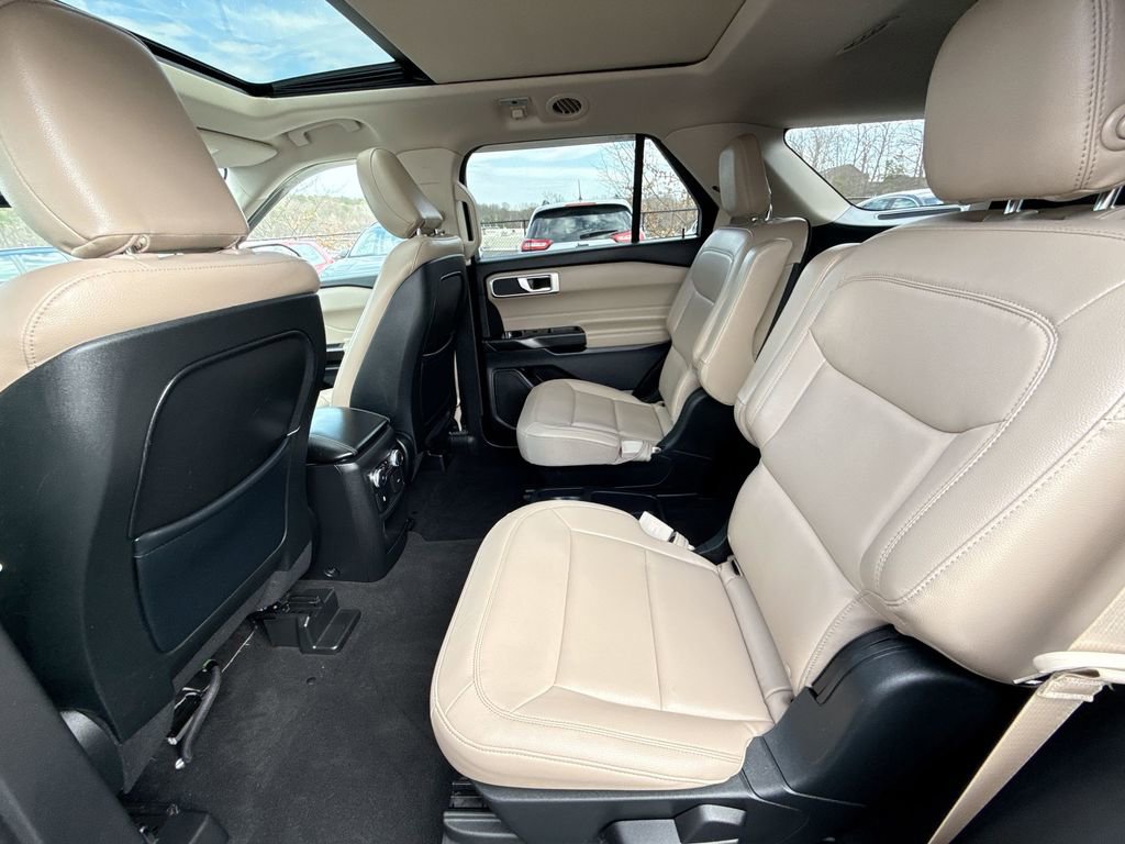 Used 2020 Ford Explorer XLT w/ Equipment Group 202A image 24