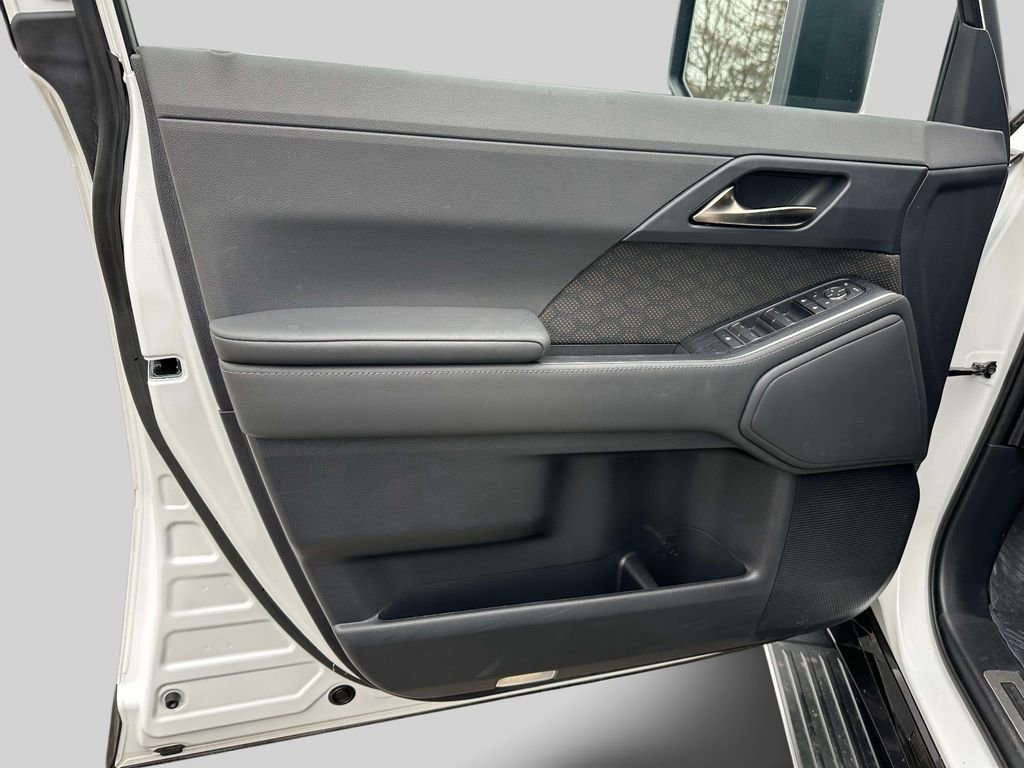 Certified 2025 Lexus GX 550 w/ Accessory Package (2T) image 12