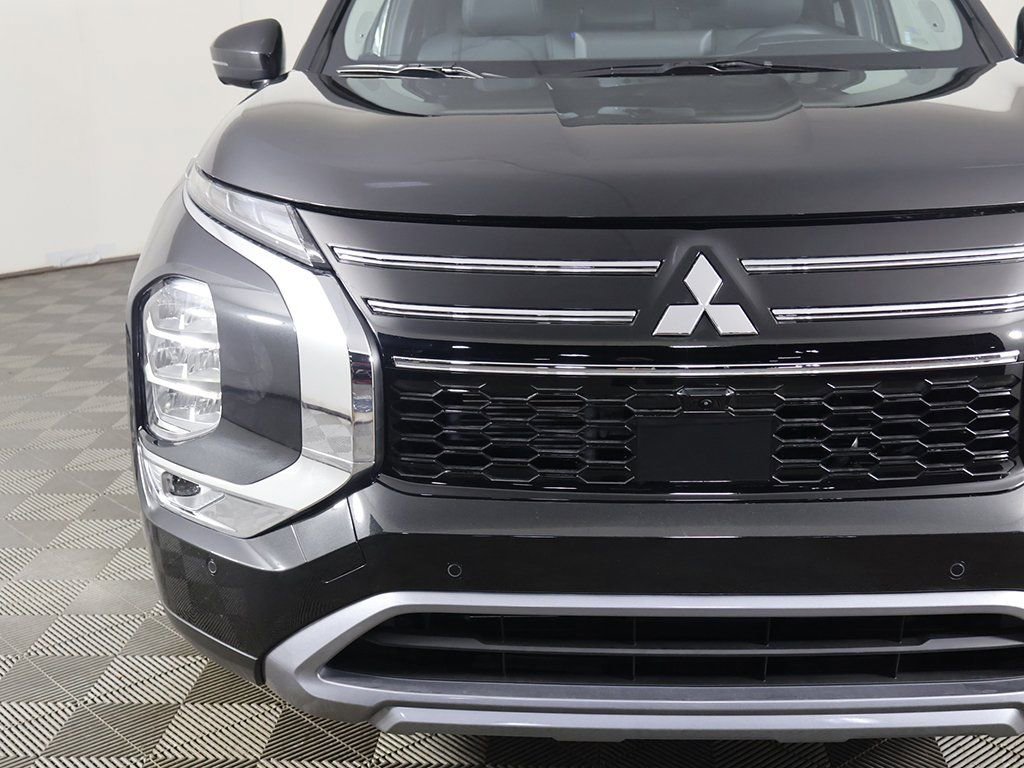 New 2026 Mitsubishi Outlander SE image 15