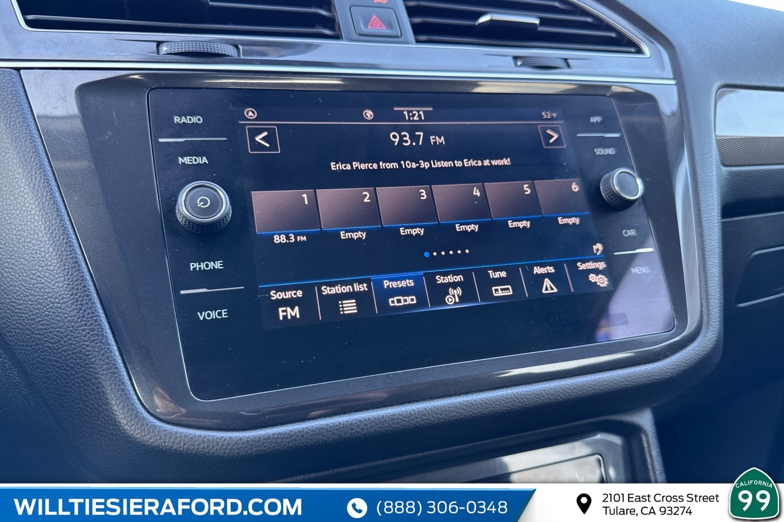 Used 2024 Volkswagen Tiguan SE image 22