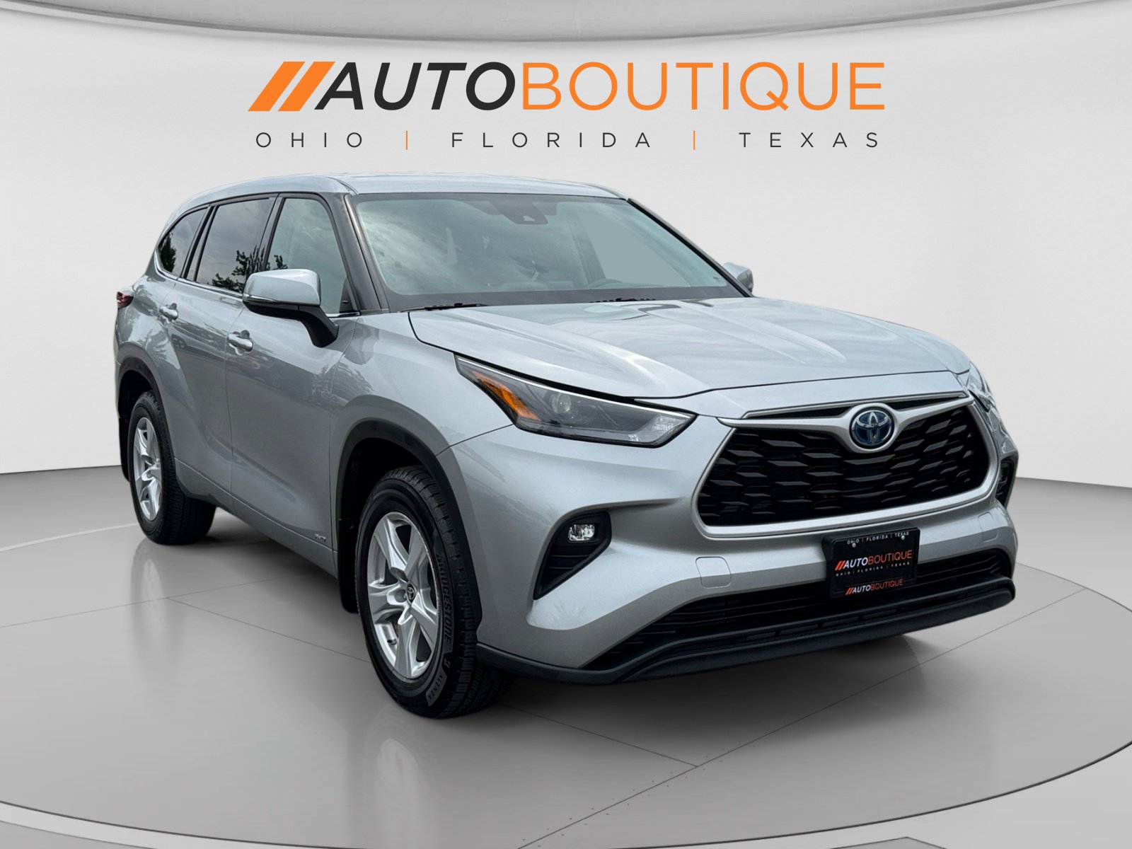 Used 2022 Toyota Highlander LE AWD/4WD image 8