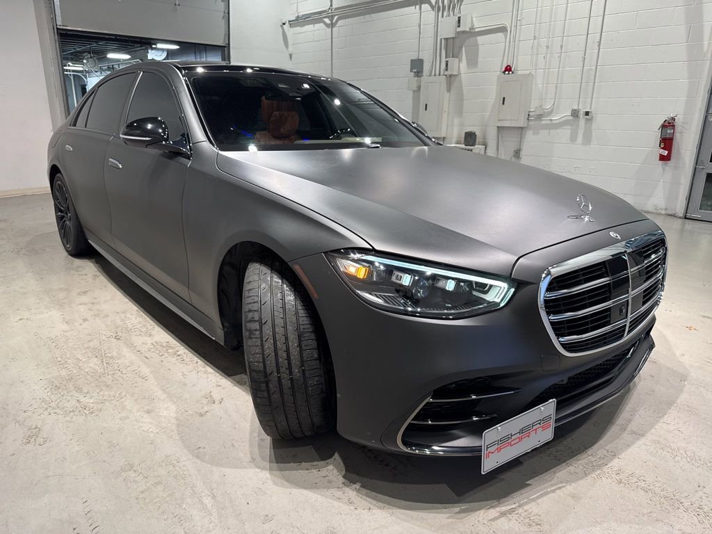 Used 2024 Mercedes-Benz S 580e 4MATIC Sedan image 3