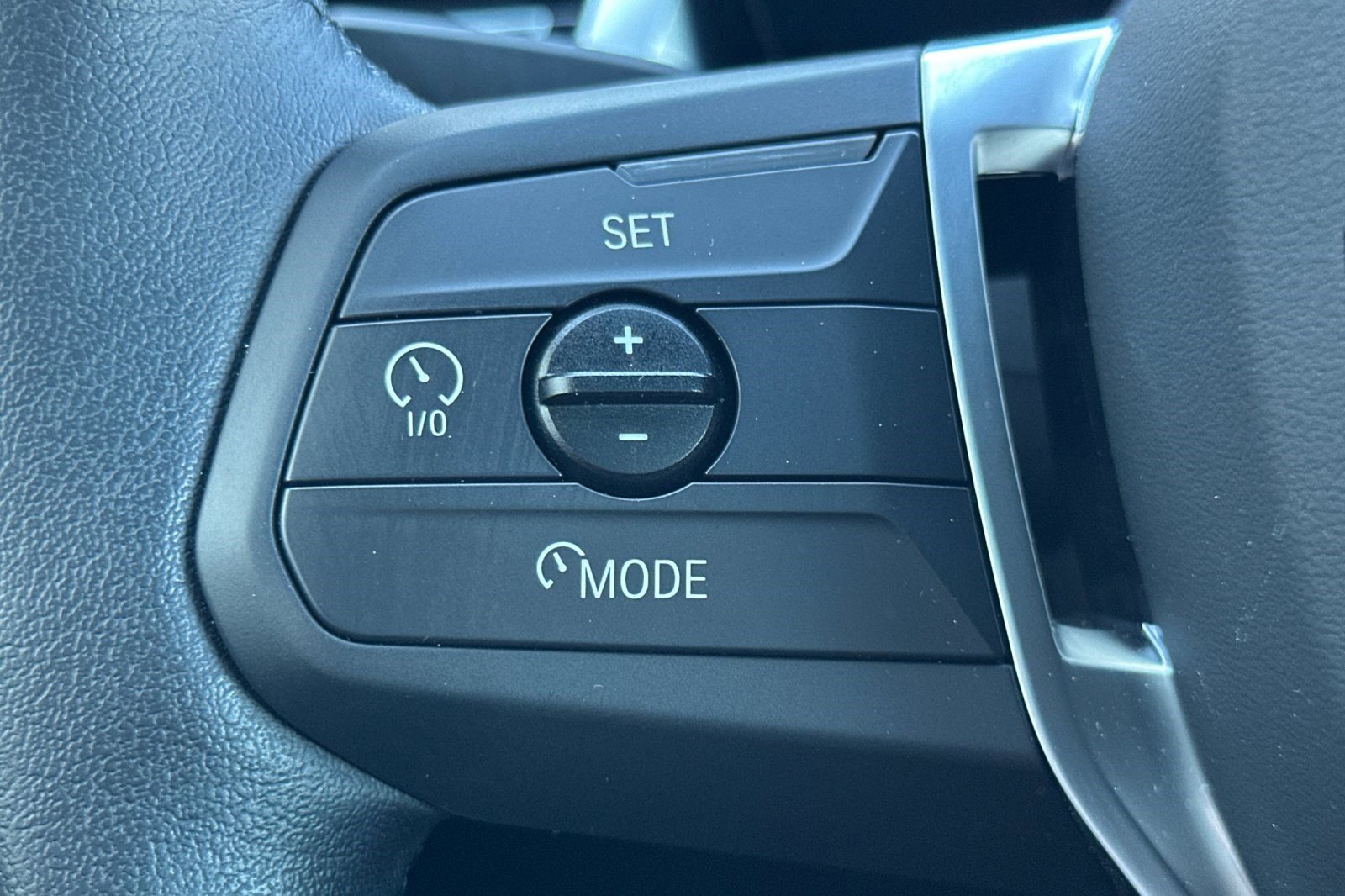 Used 2025 BMW X2 xDrive28i w/ Premium Package image 30