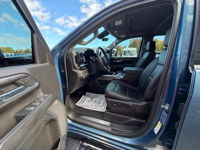 Used 2024 Chevrolet Silverado 3500 LTZ w/ LTZ Plus Package AWD/4WD image 22