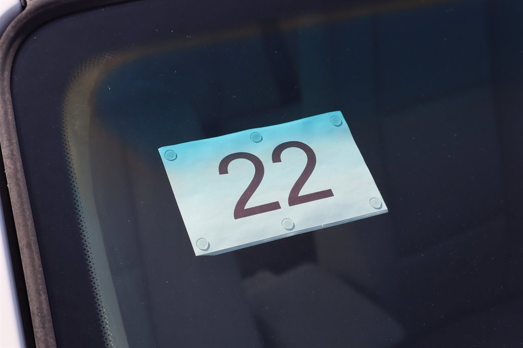 Used 2004 BMW 325i Sedan image 11