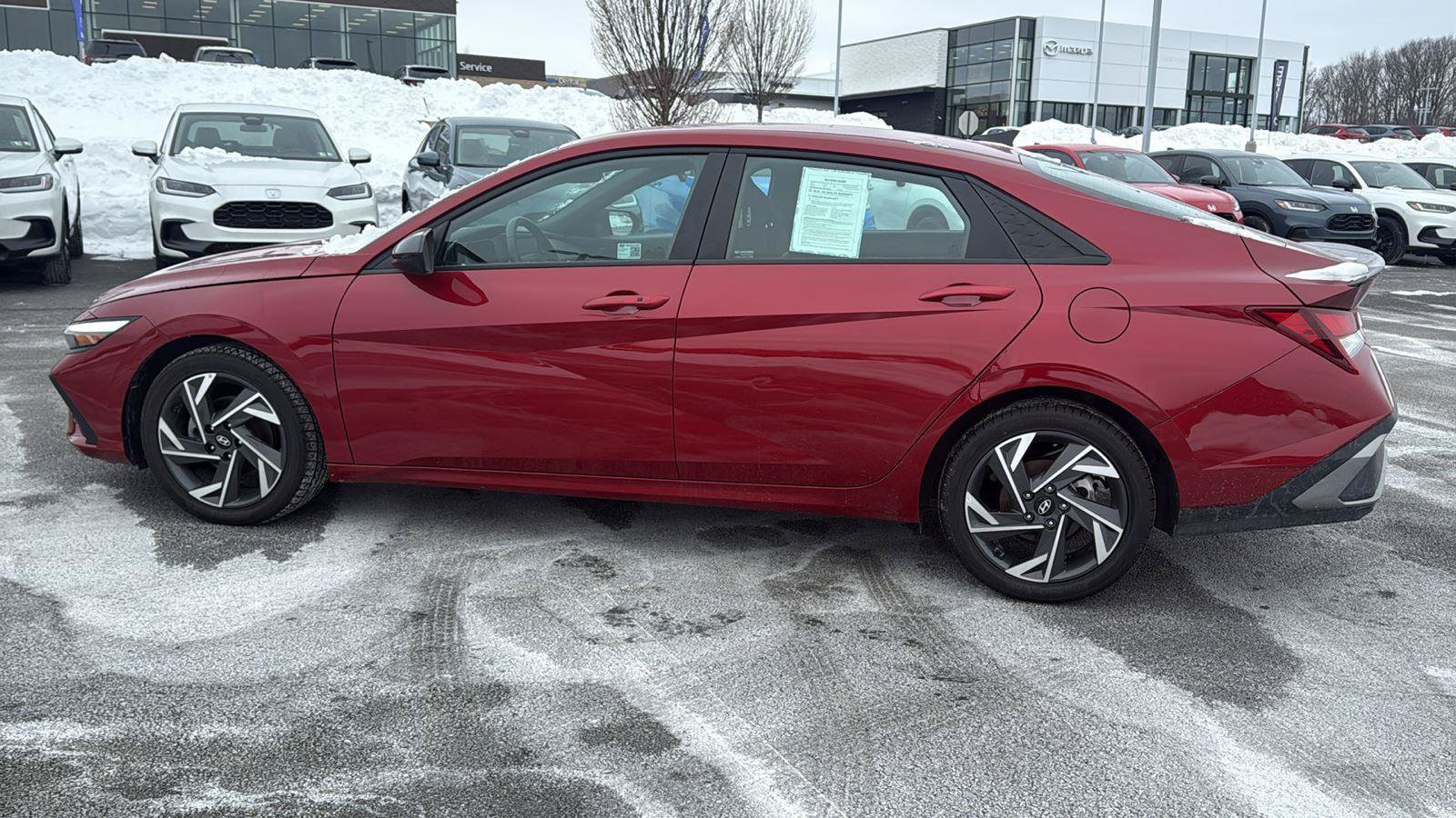 Used 2025 Hyundai Elantra Sport FWD image 10