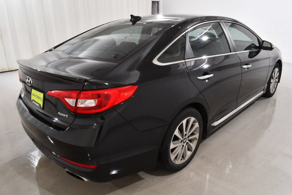 Used 2017 Hyundai Sonata Sport w/ Value Edition Package 02 FWD image 11
