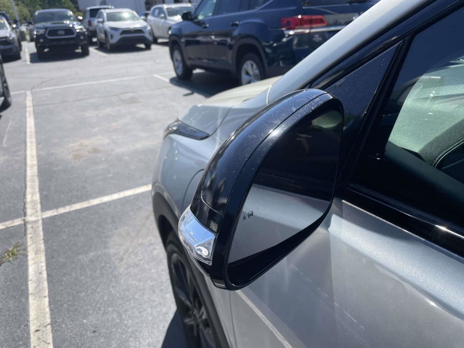 Used 2023 Chevrolet Bolt EUV Premier w/ Redline Edition FWD image 15