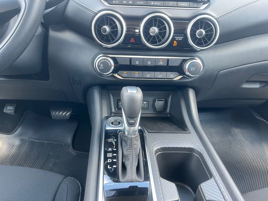 New 2025 Nissan Sentra SV image 3