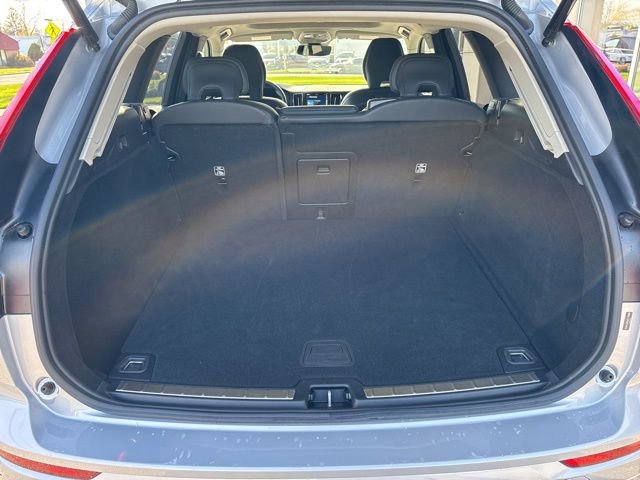 Used 2025 Volvo XC60 B5 Plus AWD/4WD image 12