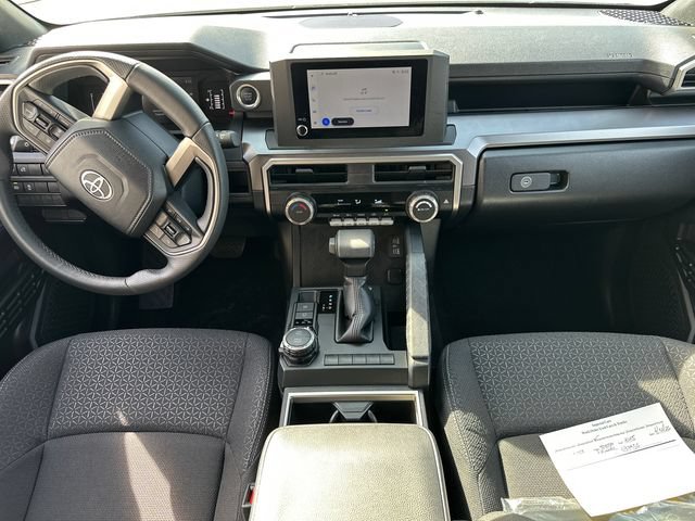 Used 2025 Toyota 4Runner SR5 AWD/4WD image 18