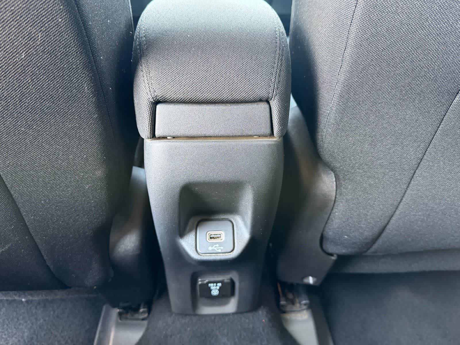 Used 2019 Jeep Renegade Latitude w/ Popular Equipment Group AWD/4WD image 18