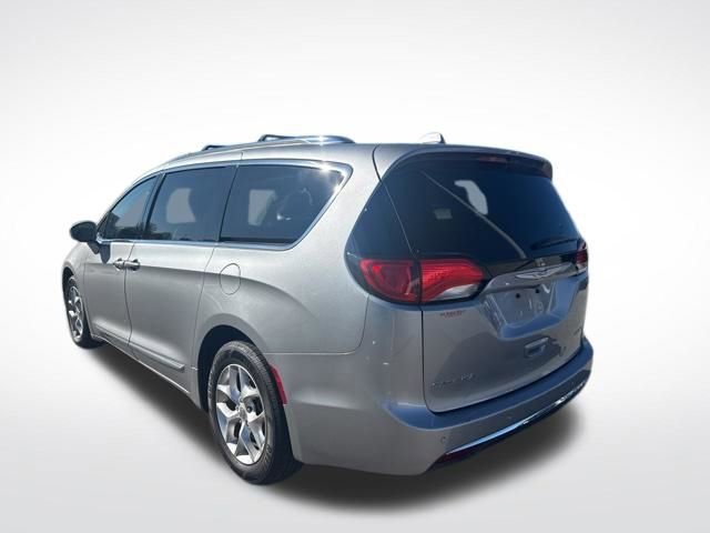 Used 2020 Chrysler Pacifica Limited image 3